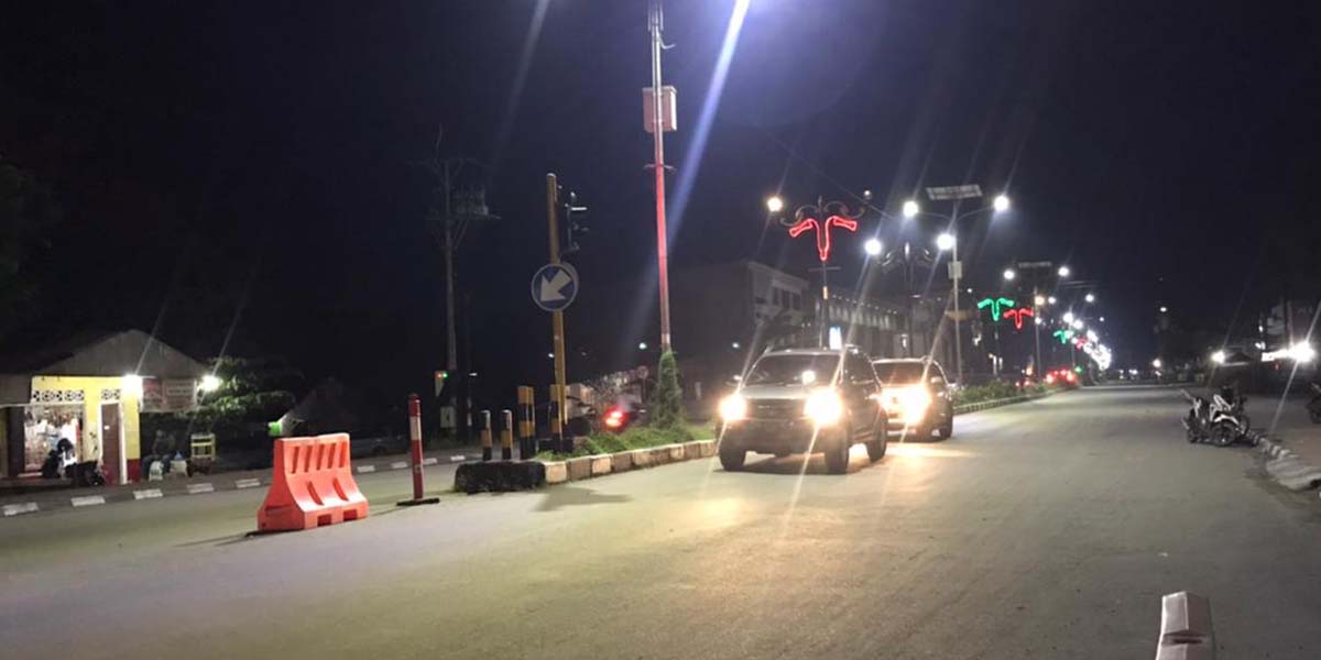 : Suasana jalan Budi Utomo-Cenderawasih Timika pada malam pertama PPKM Mikro, Rabu (7/7/2021) malam. Foto: Salmawati Bakri/Papua60detik